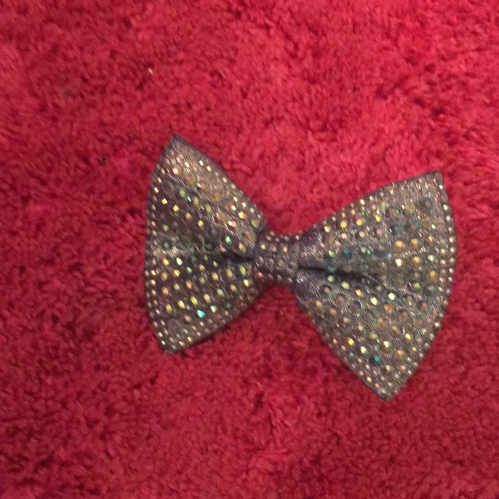 Sparkly blue bow